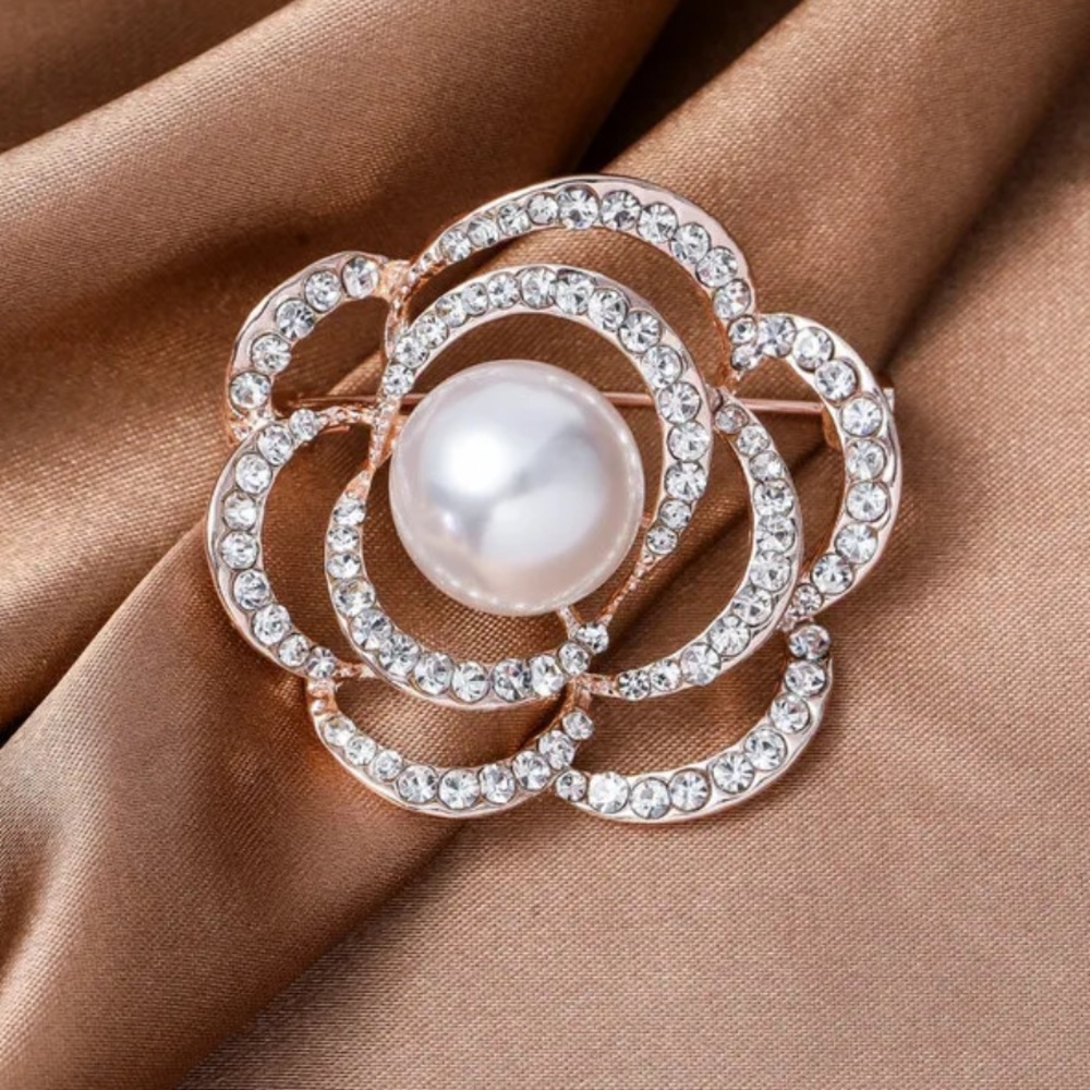 BRIDAL Faux Pearl & Rhinestone Camilla Brooch Pin